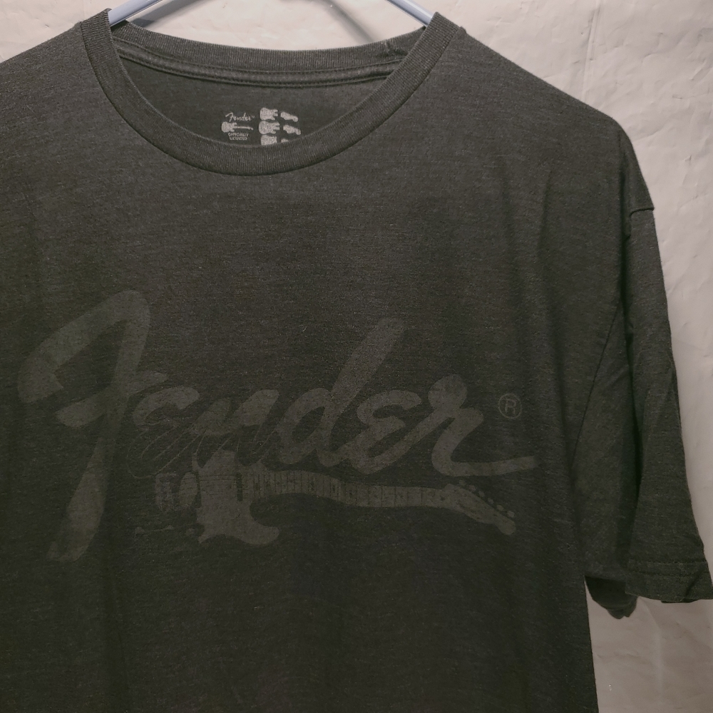Fender Guitar Tshirt Mens Sz. L